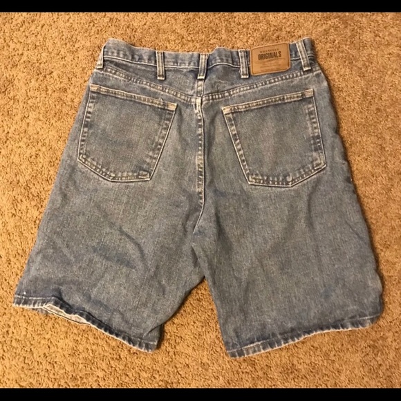SOLD Men’s 34 Wrangler Jean Shorts - Picture 2 of 4